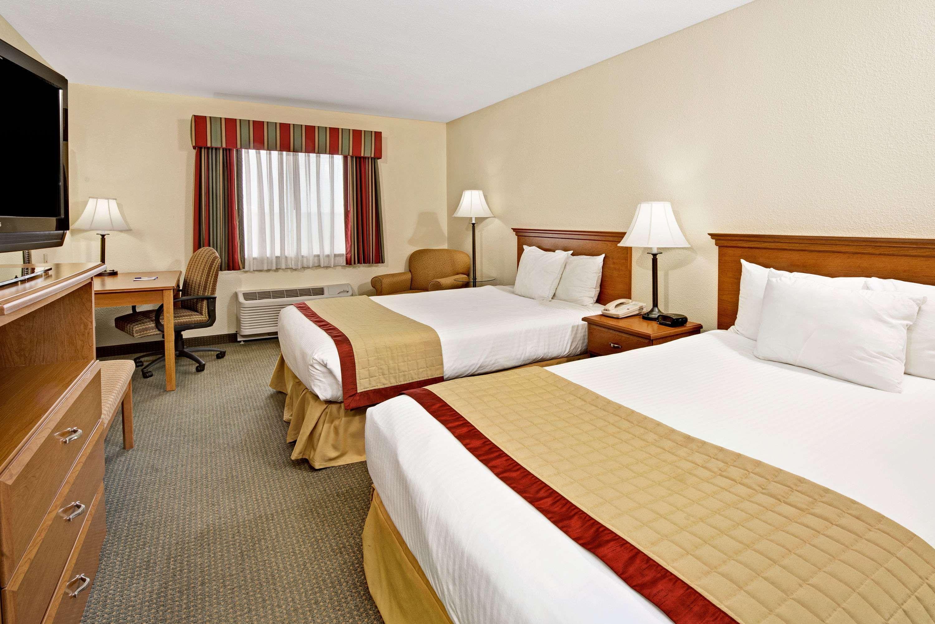 Baymont By Wyndham Indianapolis Hotel Bagian luar foto