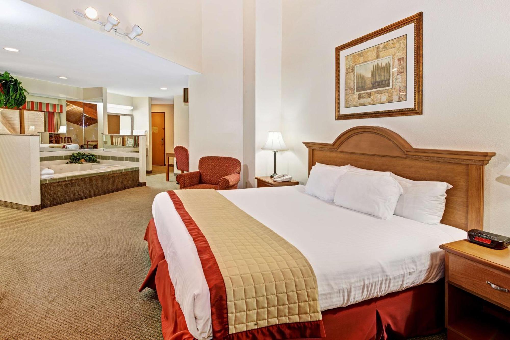 Baymont By Wyndham Indianapolis Hotel Bagian luar foto