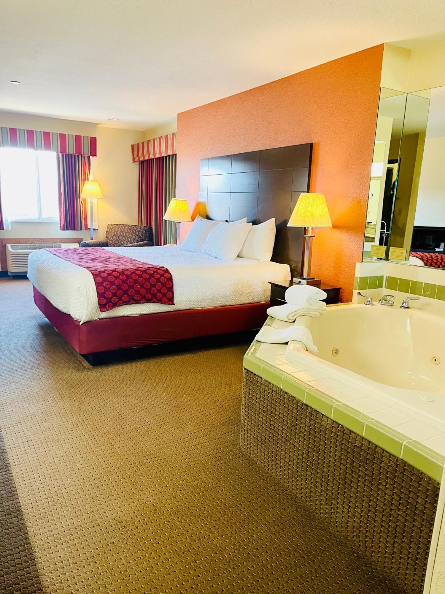Baymont By Wyndham Indianapolis Hotel Bagian luar foto