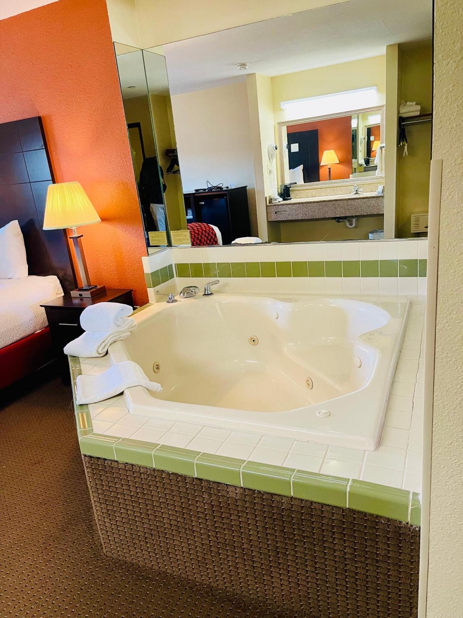 Baymont By Wyndham Indianapolis Hotel Bagian luar foto