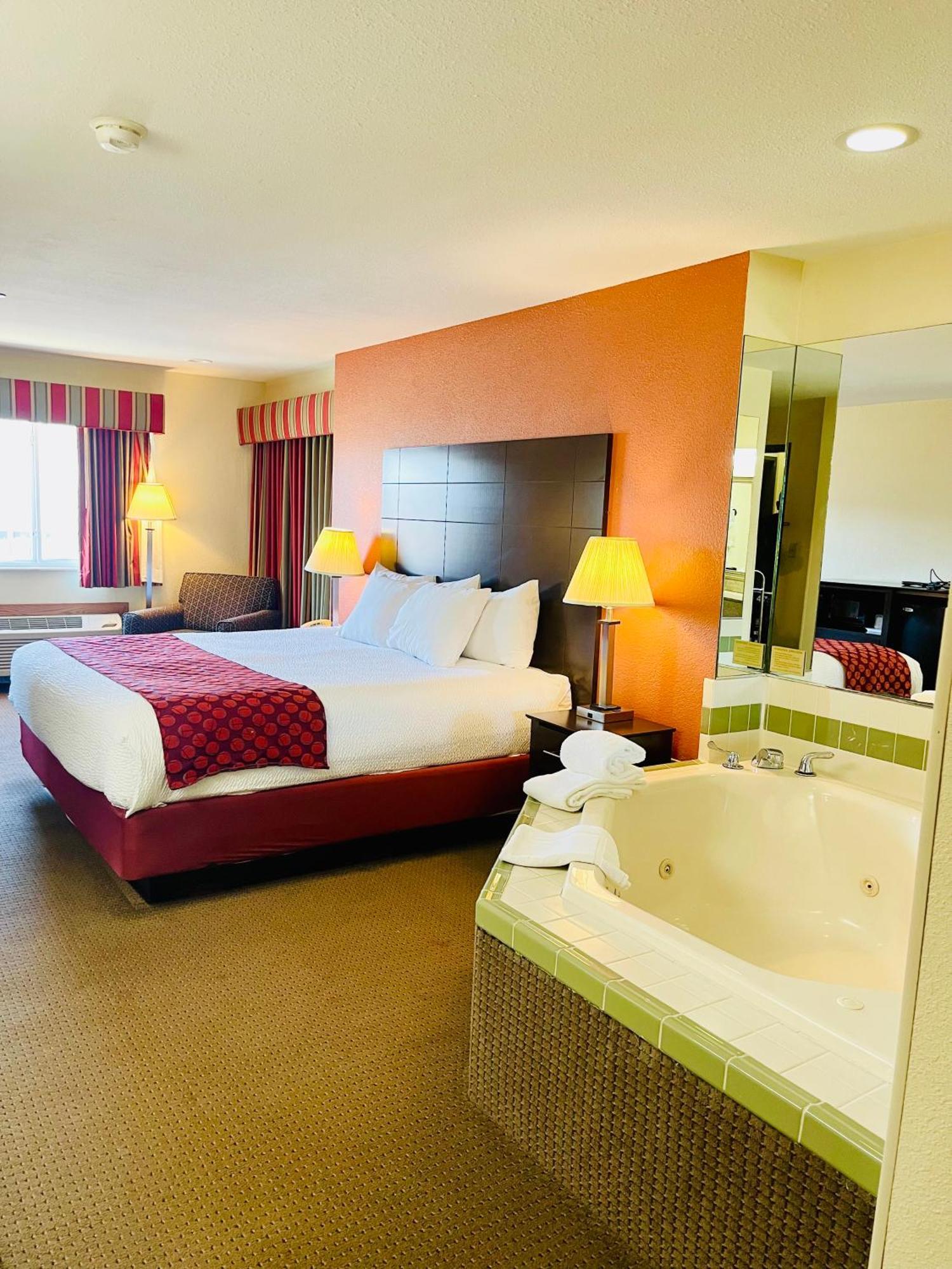 Baymont By Wyndham Indianapolis Hotel Bagian luar foto