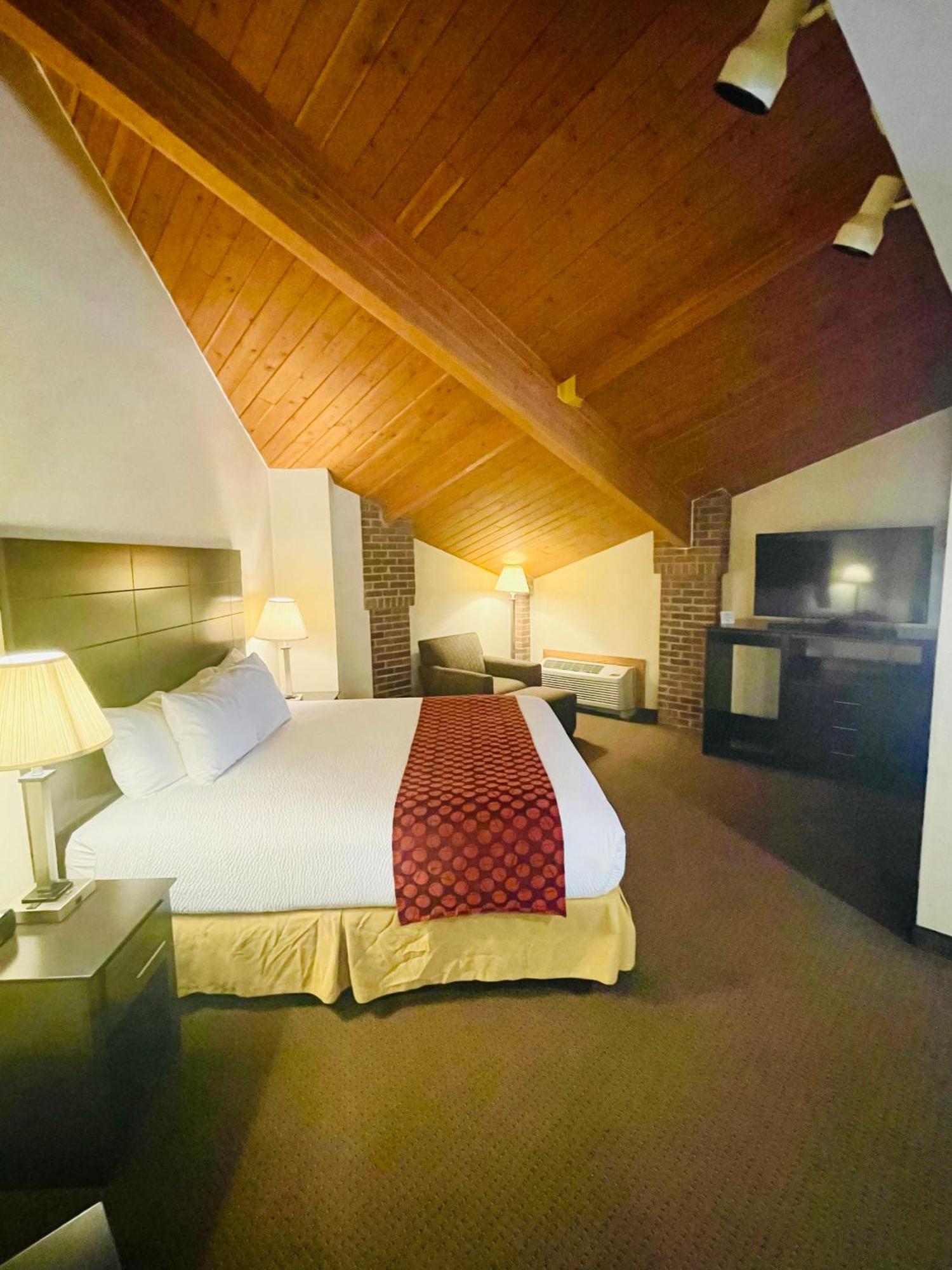 Baymont By Wyndham Indianapolis Hotel Bagian luar foto